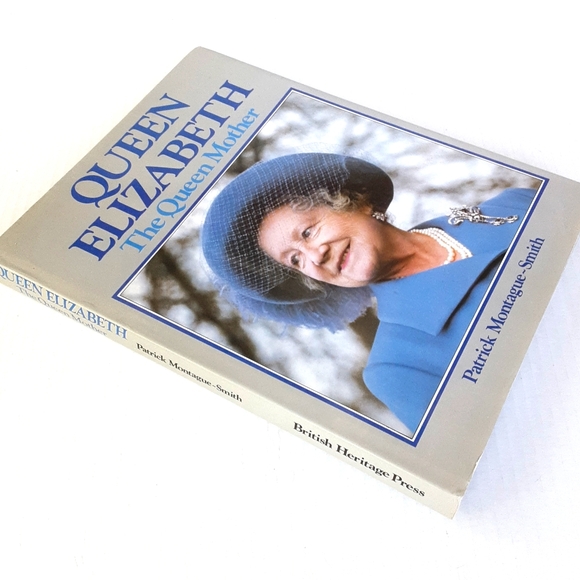 Queen Elizabeth The Queen Mother Used Book British Royalty - Picture 4 of 9